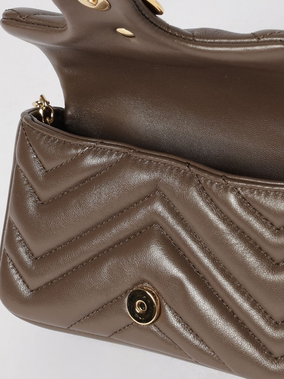 gg marmont matelassé chevron nappa mini crossbody bag