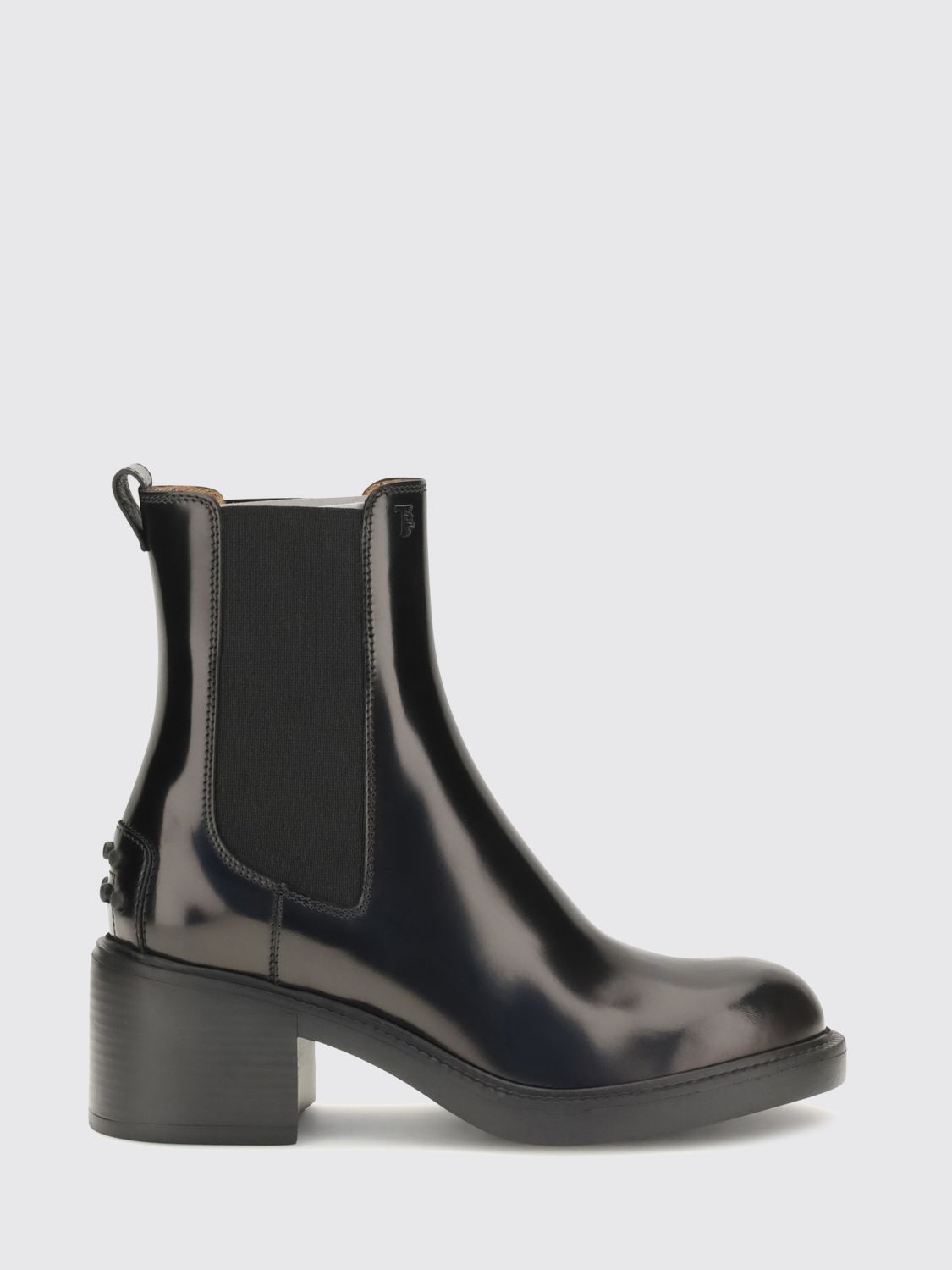 t timeless brushed leather chelsea boots with medium heel