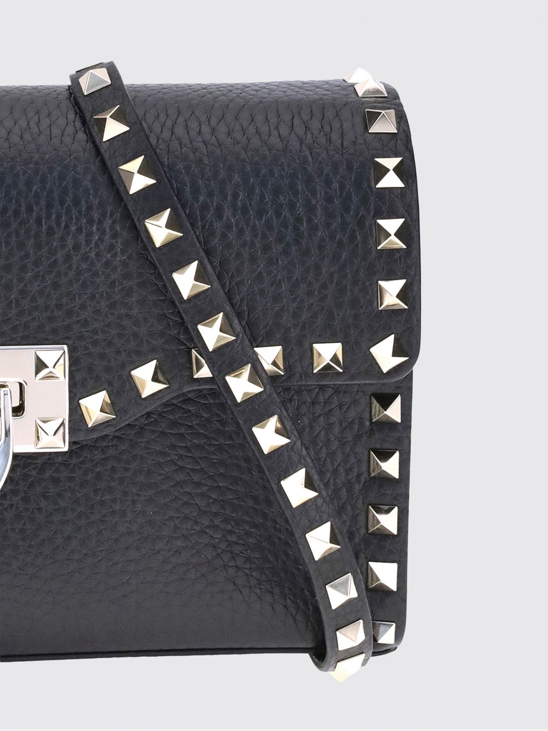 woman's shoulder bag