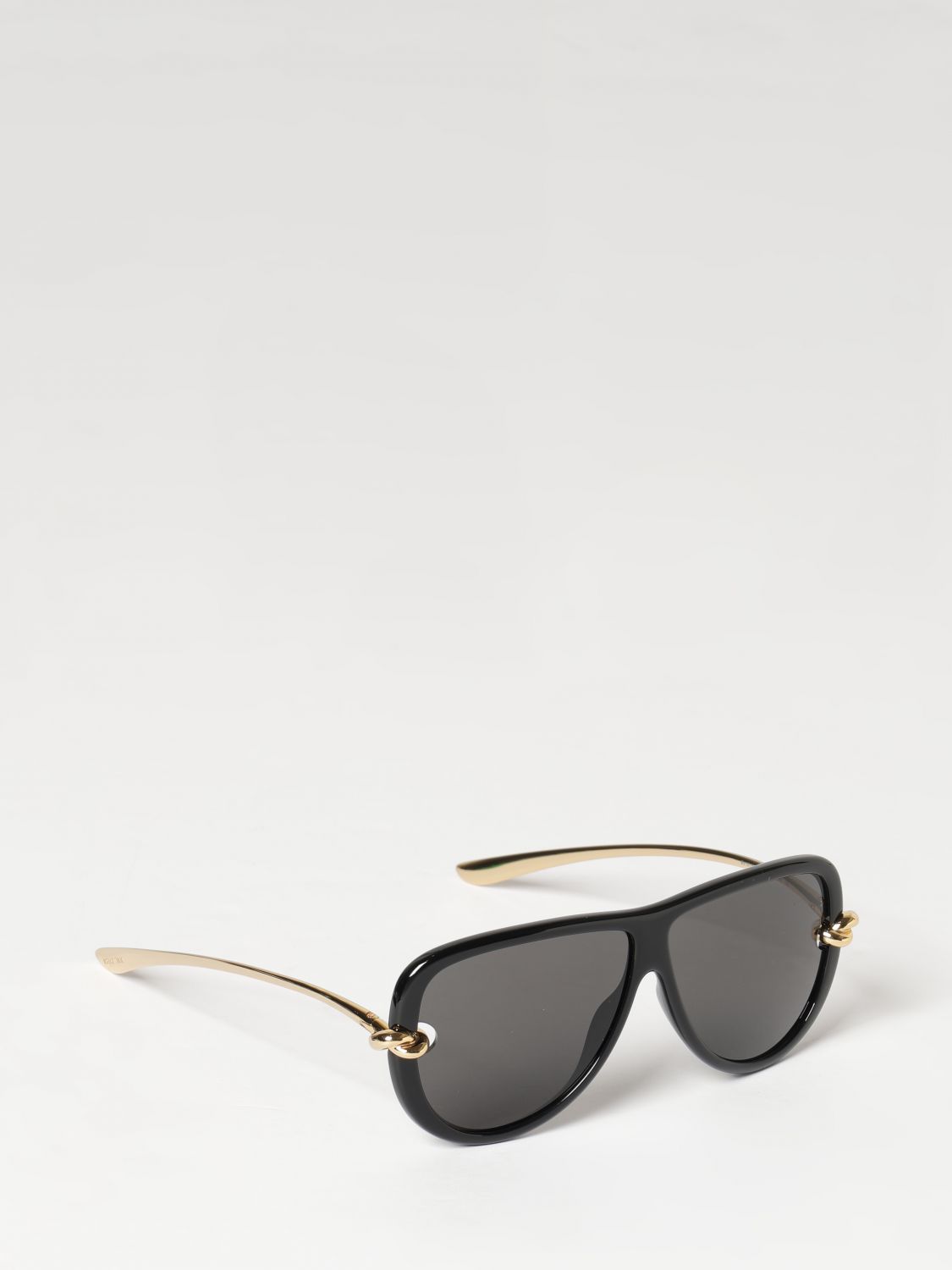 woman's sunglasses