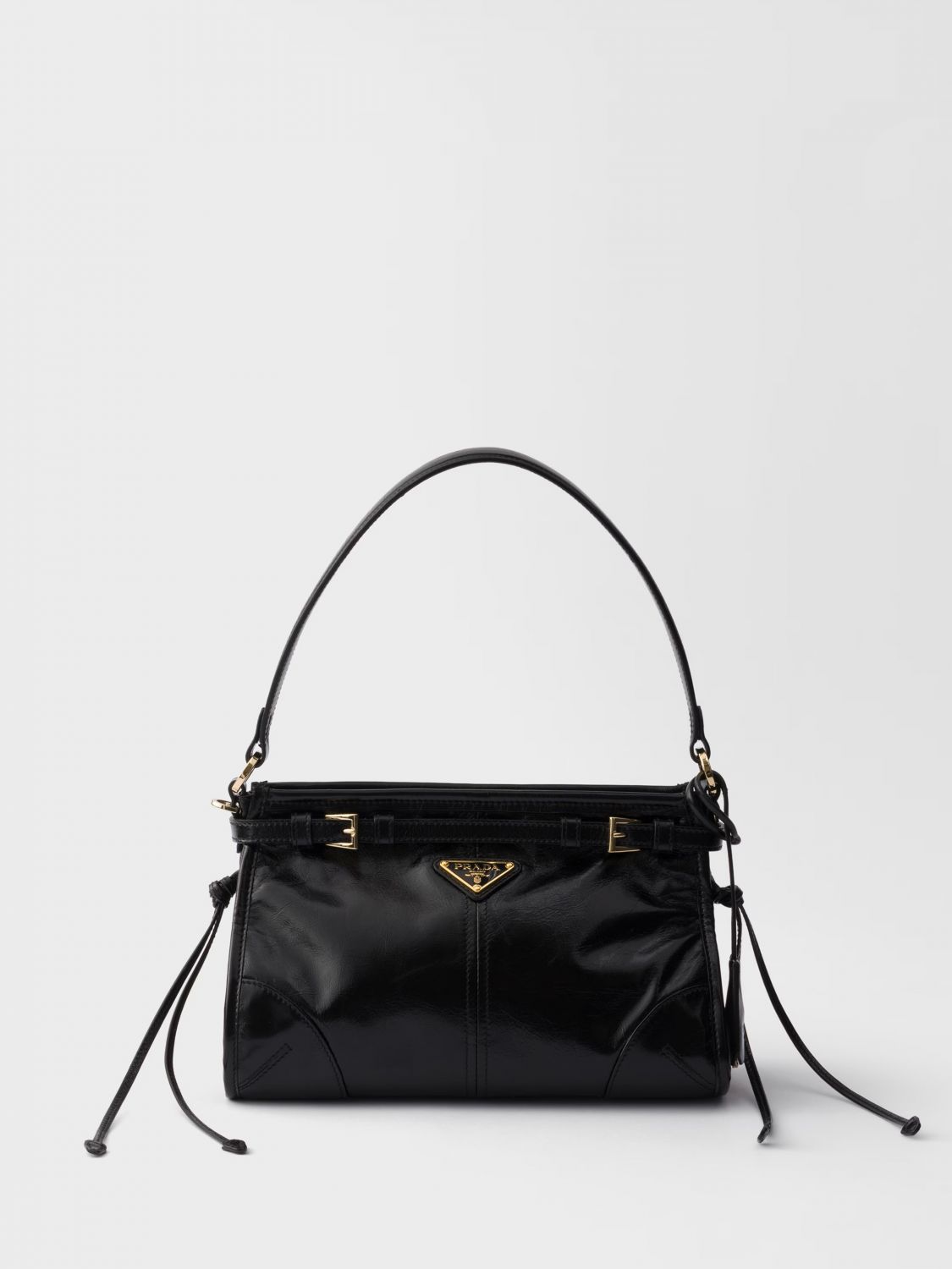 woman's shoulder bag