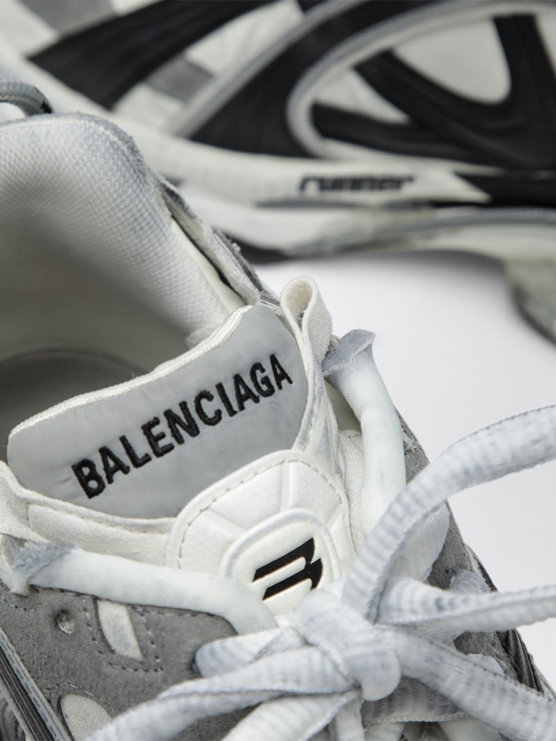 runner low-top sneakers in mesh with a worn-out effect