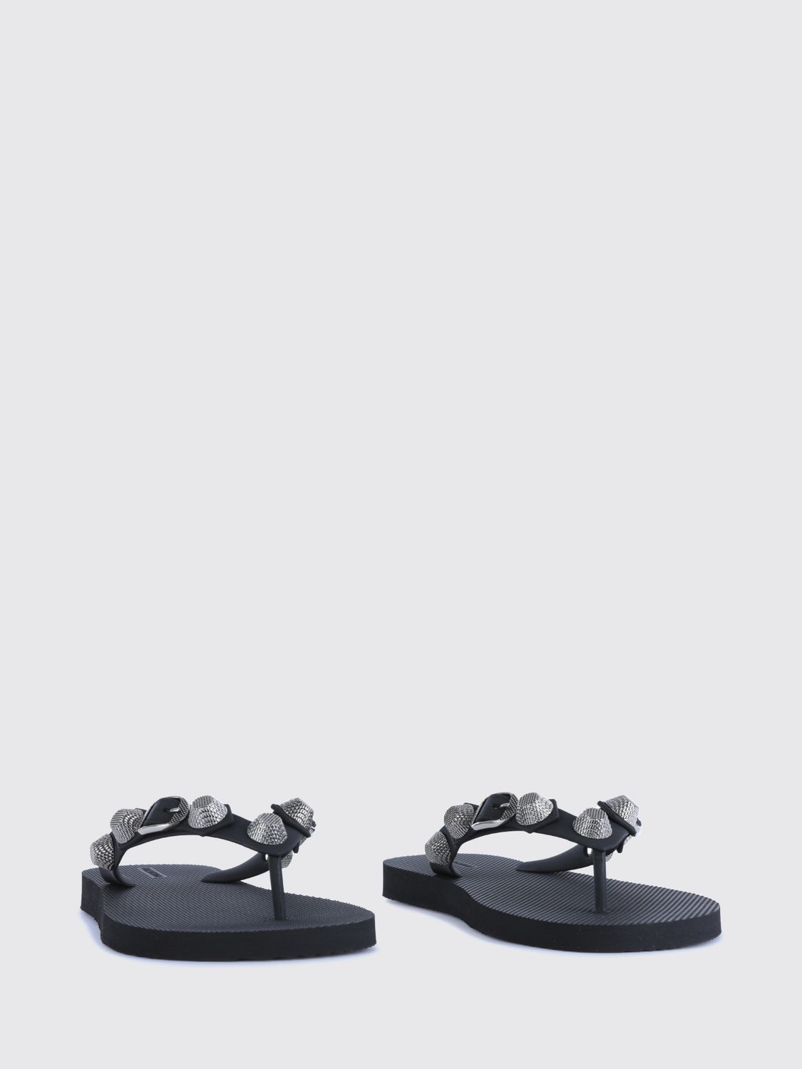 woman's flat shoes