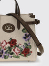 woman's shoulder bag