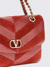 woman's shoulder bag