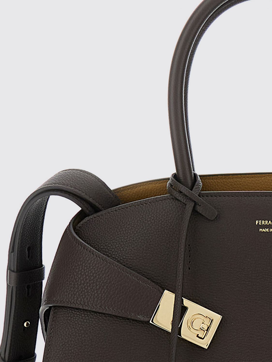 medium hug grained calf leather tote bag with shoulder strap
