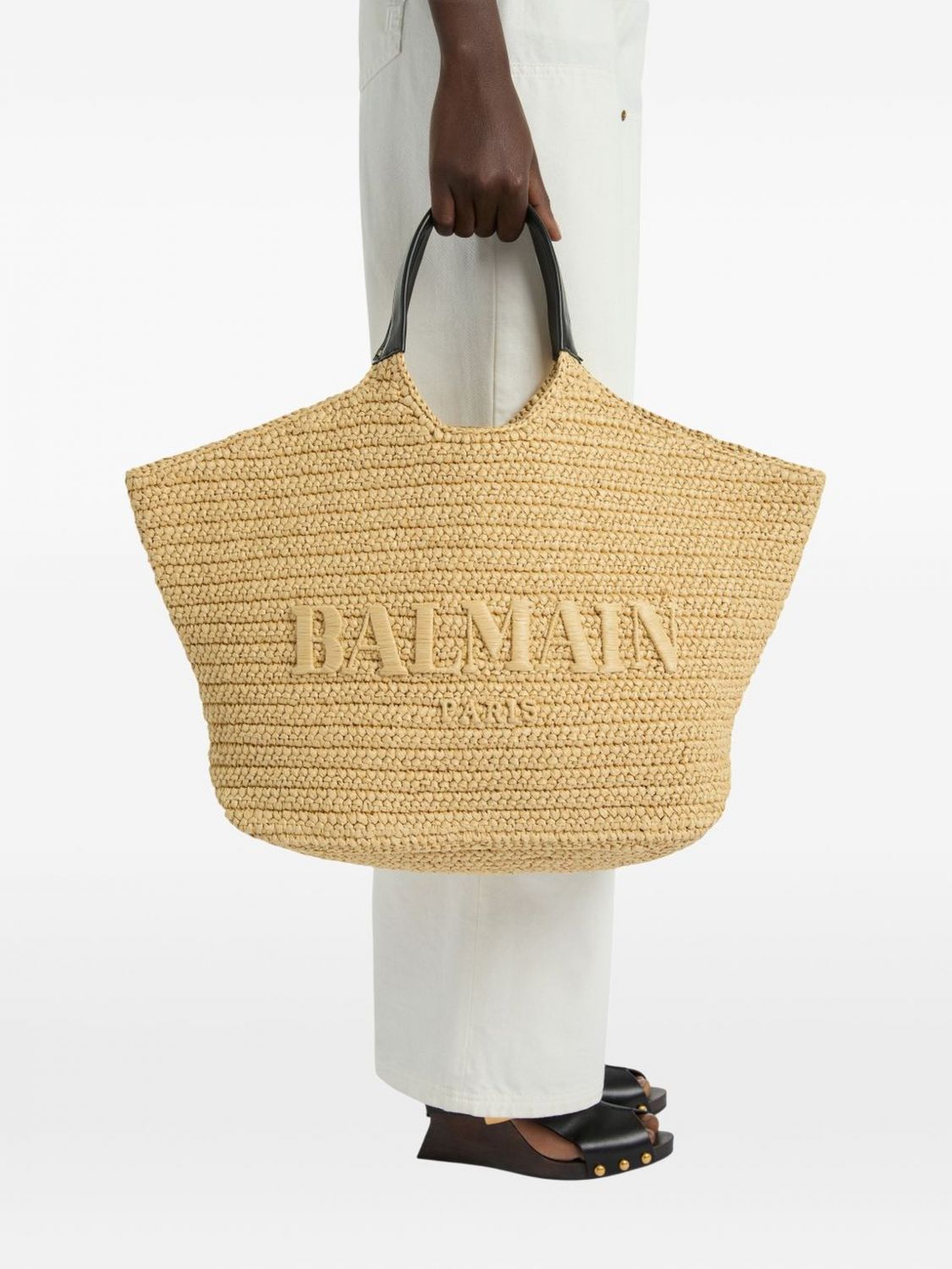 woman's shoulder bag