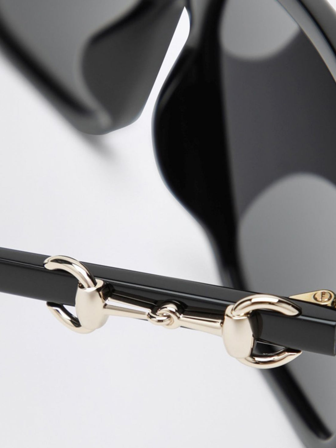 GUCCI OS classic cat-eye sunglasses in black acetate with horsebit detail