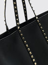 woman's tote bag
