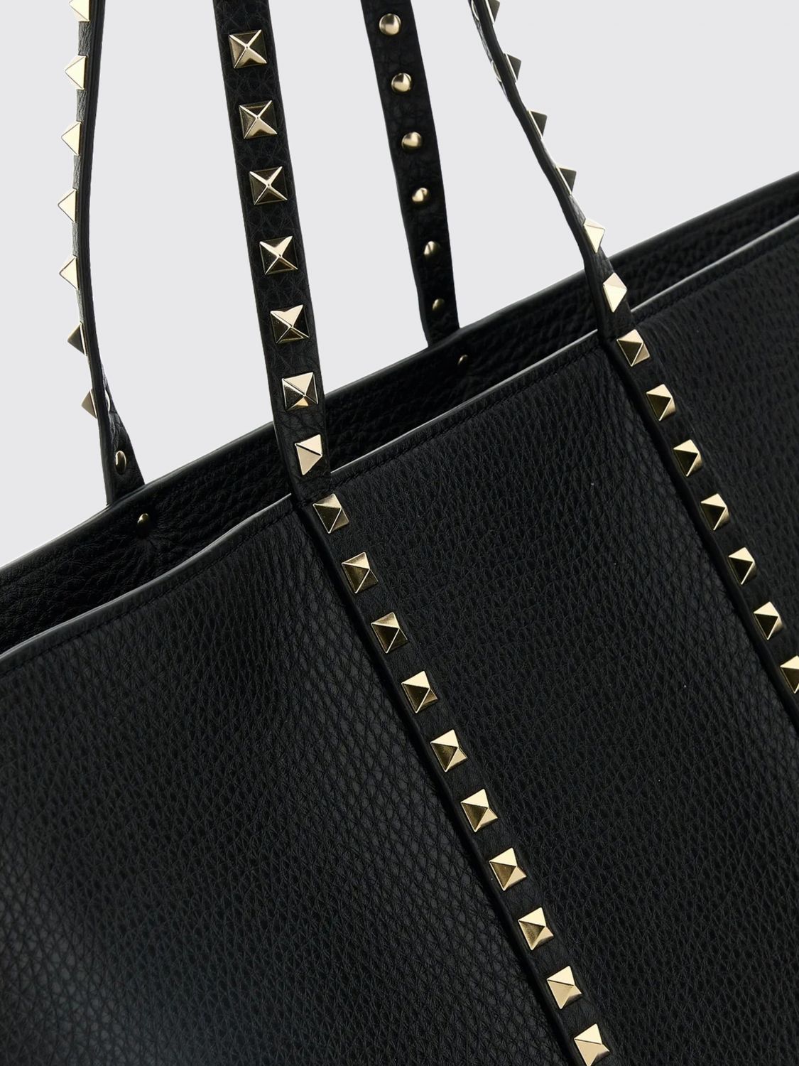 woman's tote bag