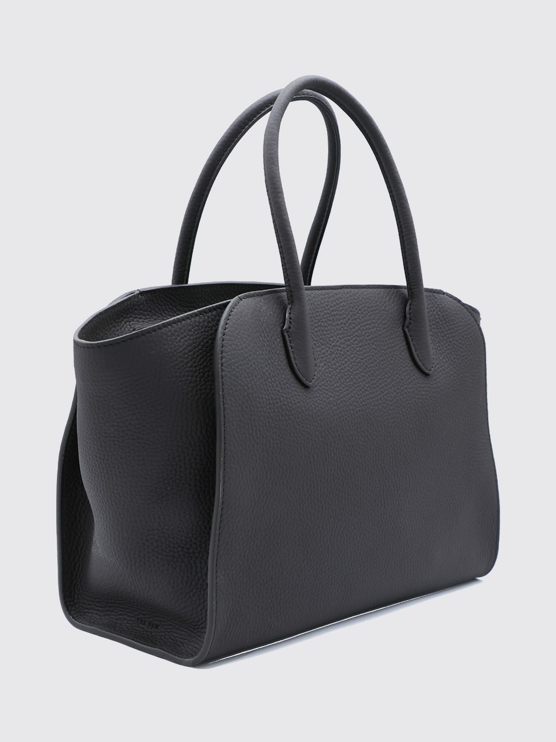 woman's shoulder bag