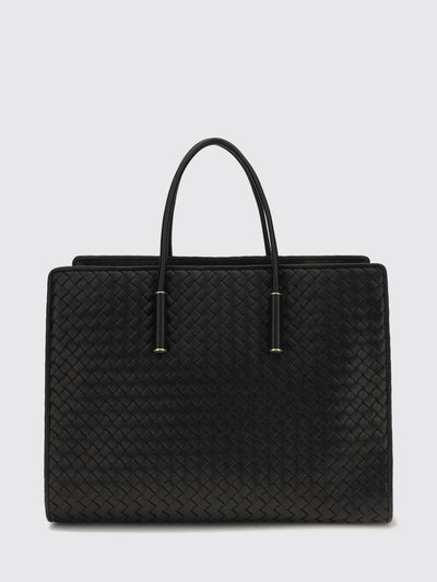 woman's shoulder bag