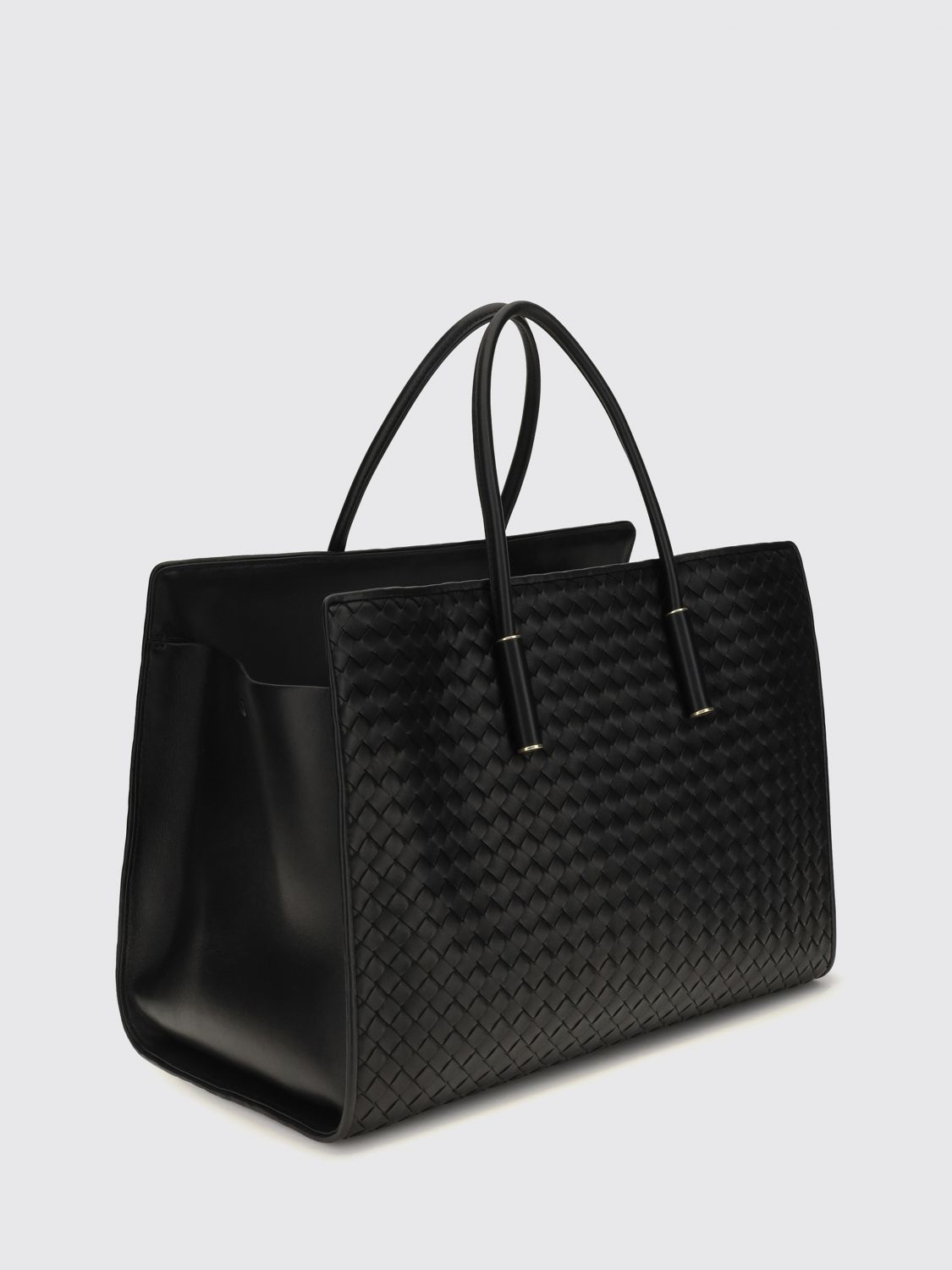 woman's shoulder bag