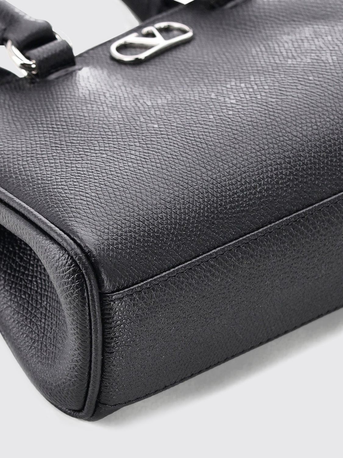 vlogo signature grained calfskin leather handbag