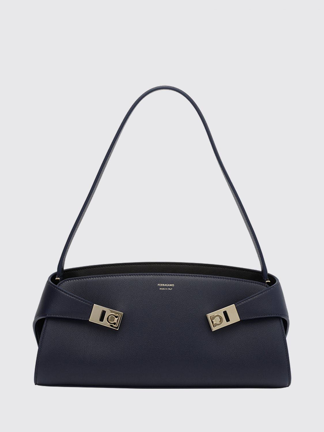 hug east-west shoulder bag in smooth calfskin with zip closure