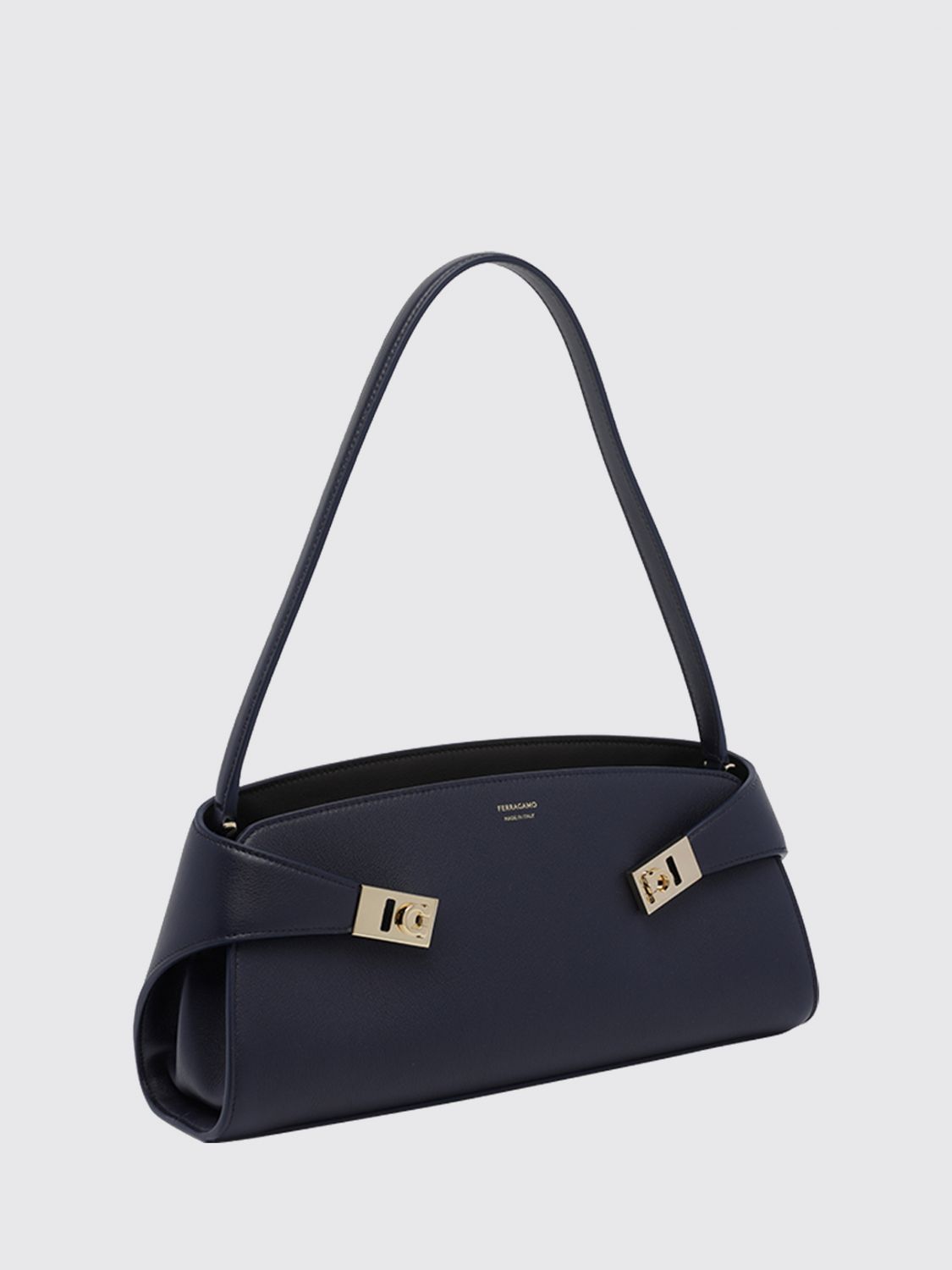 hug east-west shoulder bag in smooth calfskin with zip closure