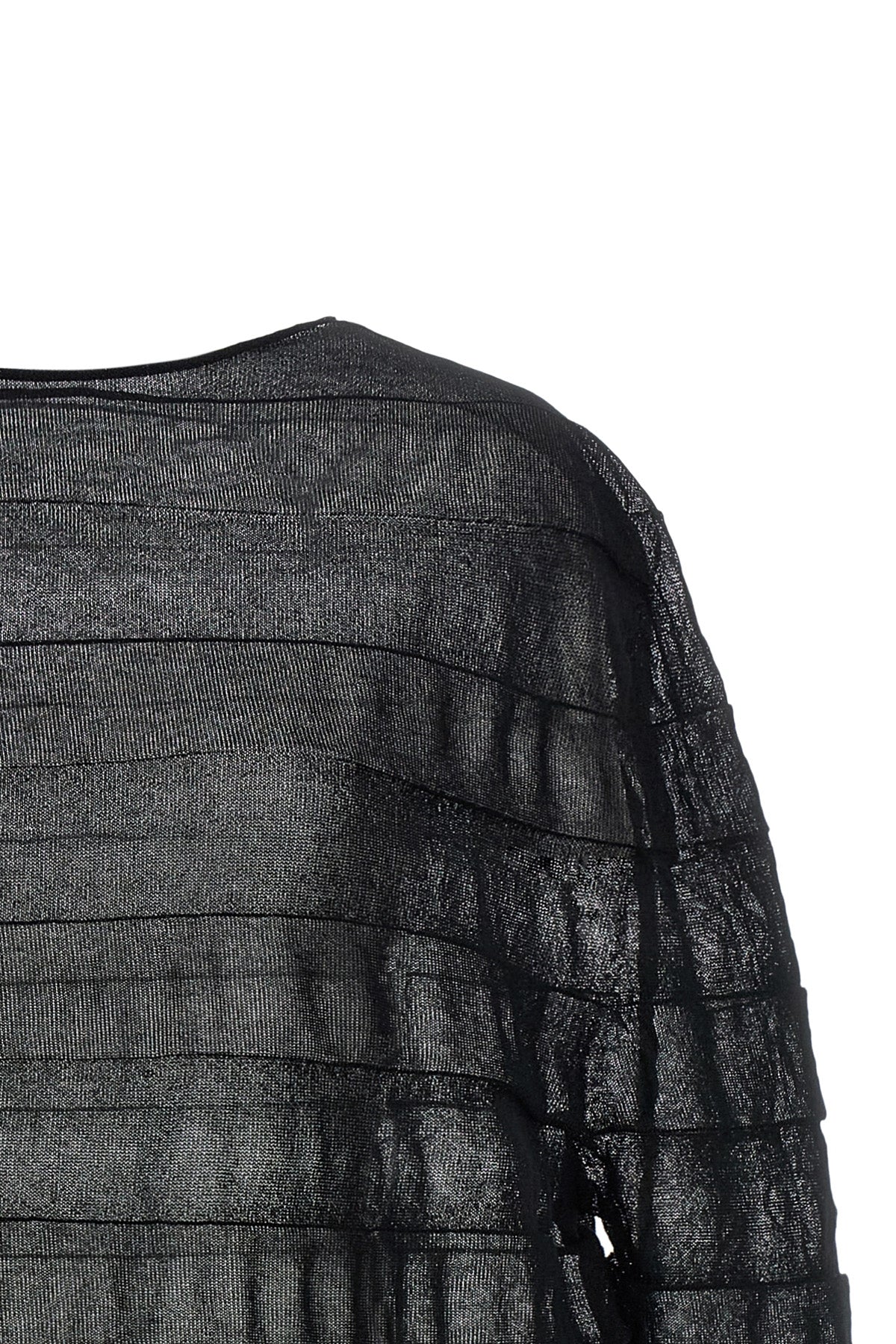 moving knit fabric top