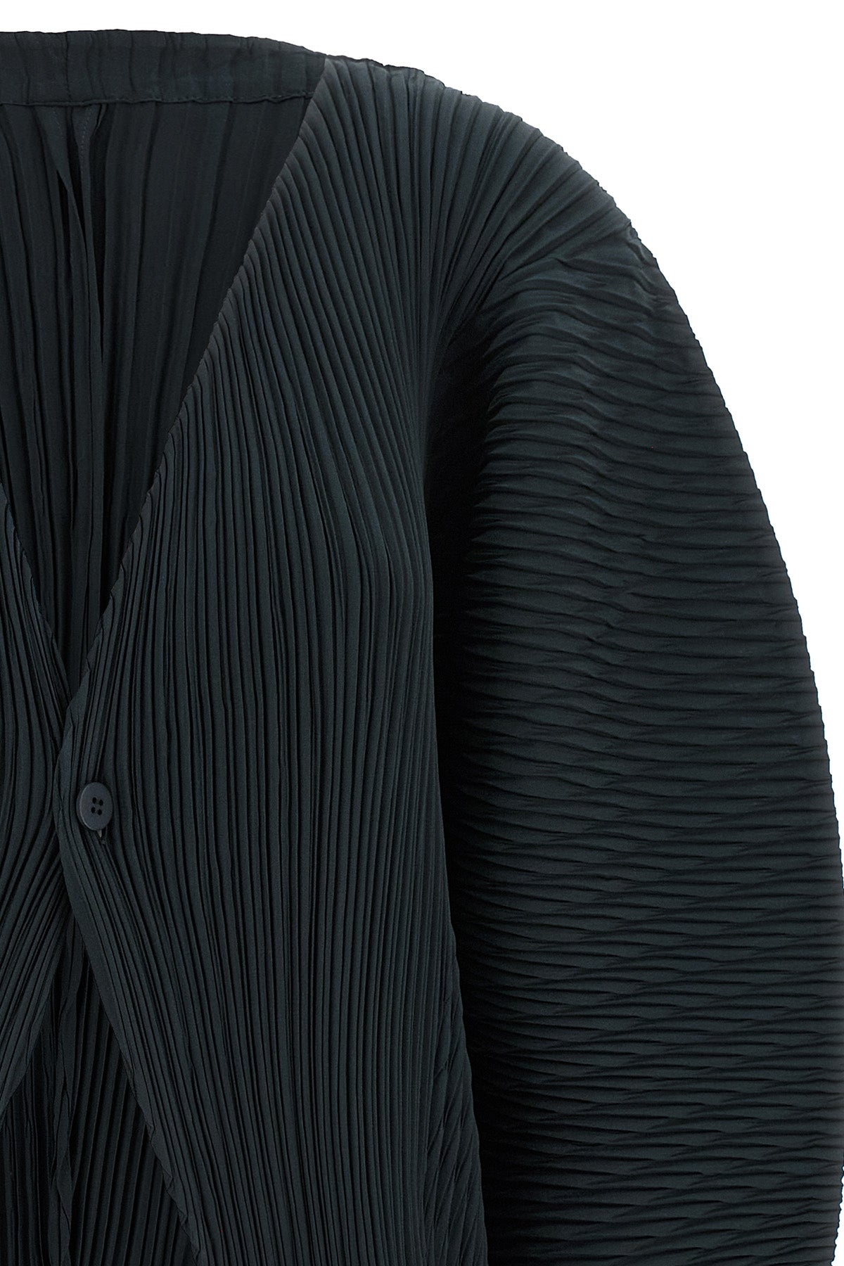 the cardigan issey miyake leaf pleats defines a new concept of volumes through