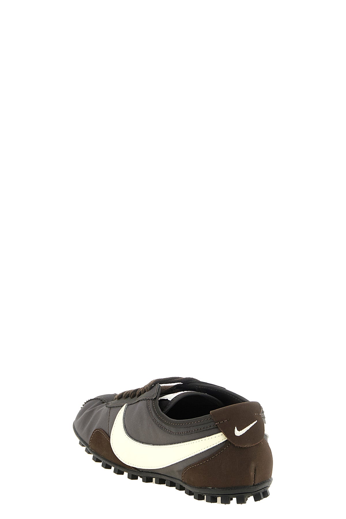 the nike moon shoe og sneakers feature a technical construction based on a low