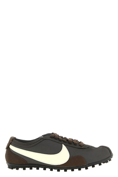 the nike moon shoe og sneakers feature a technical construction based on a low