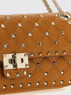 woman's shoulder bag