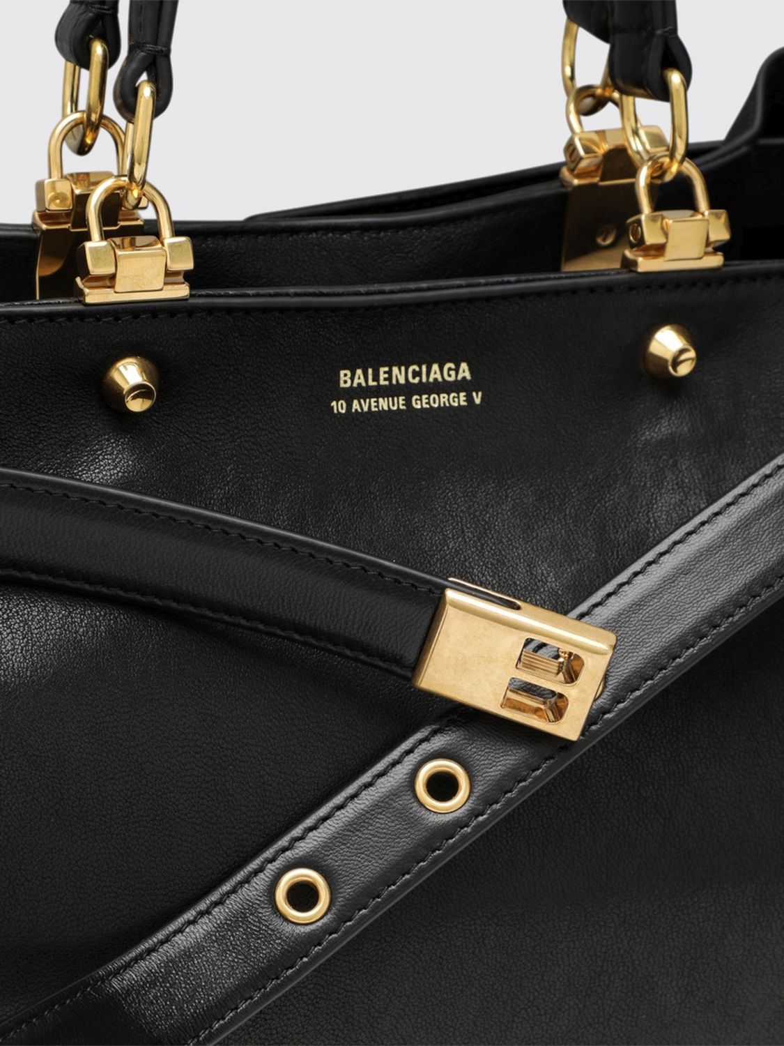carry leather handbag with rigid handle and removable strap