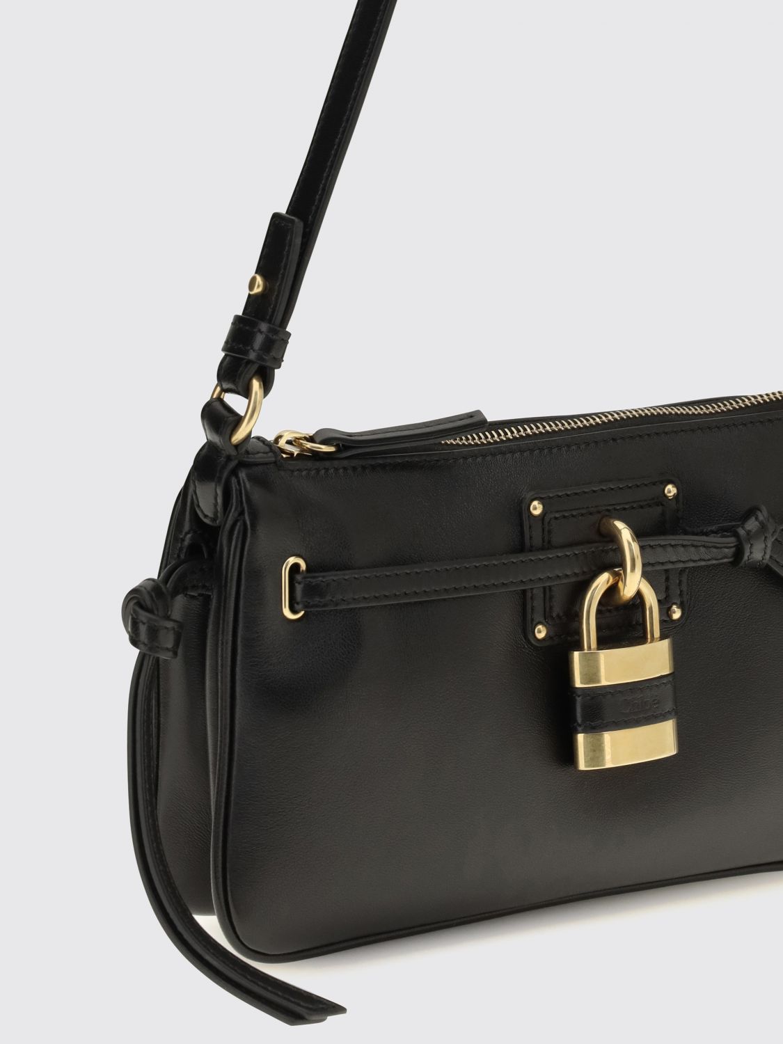 chloé paddington shoulder bag in smooth calfskin leather with padlock