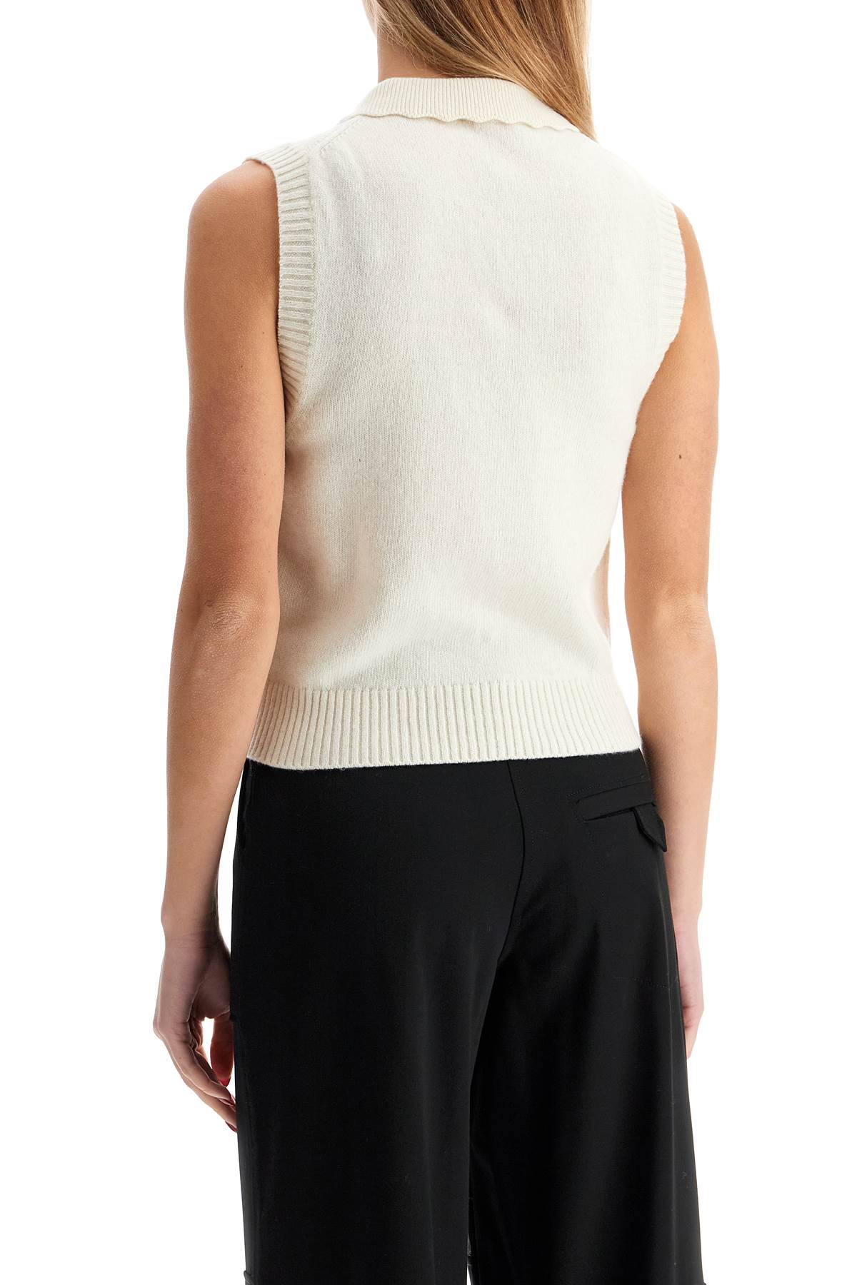 knitted vest with collar