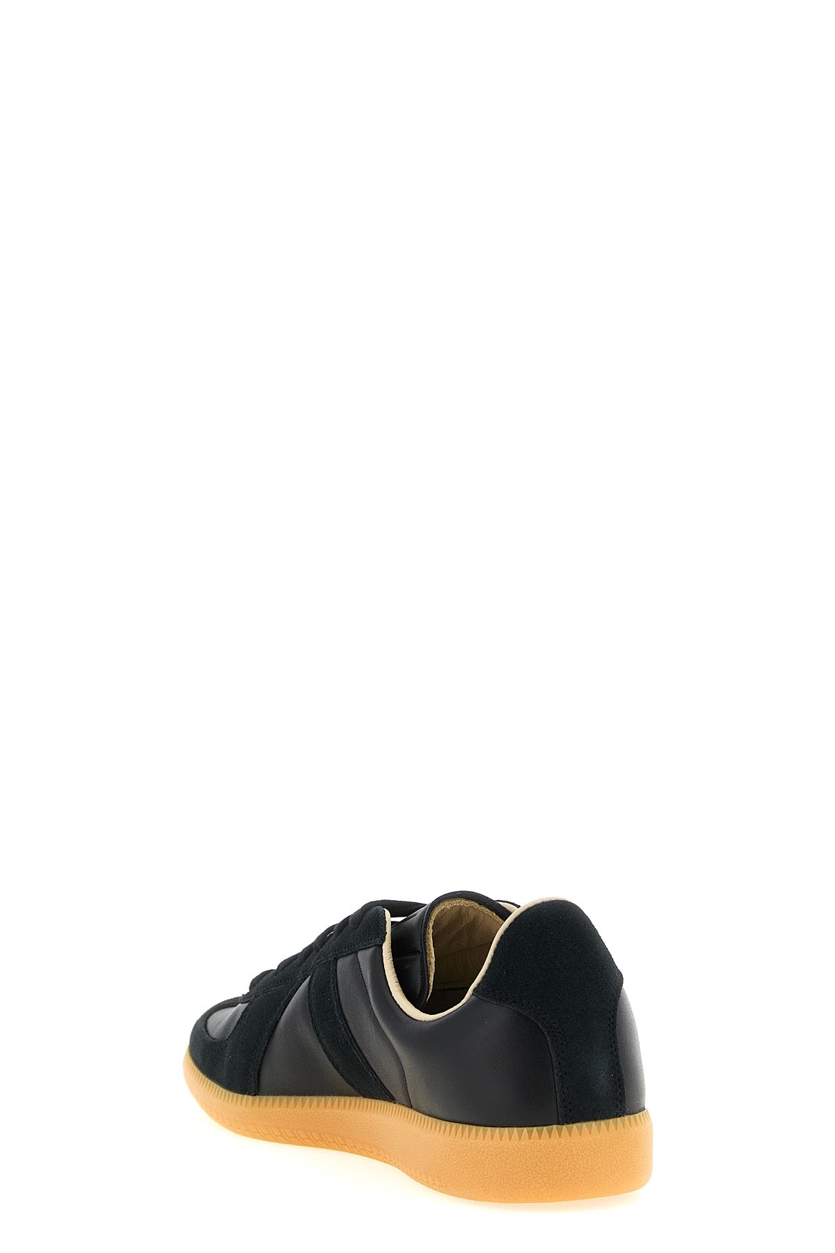 the adidas originals bw army sneakers feature a low-top construction that