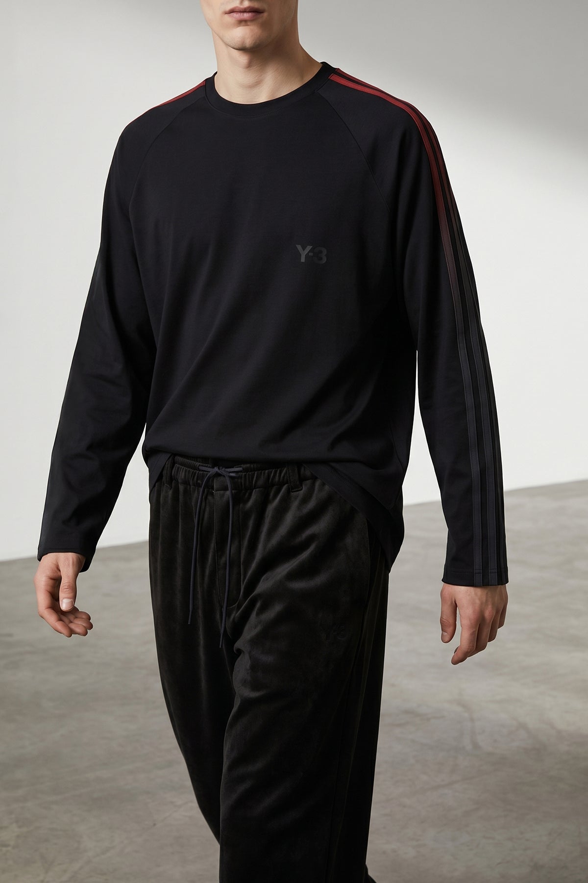 the y-3 oversized gradient stripes crew neck t-shirt
