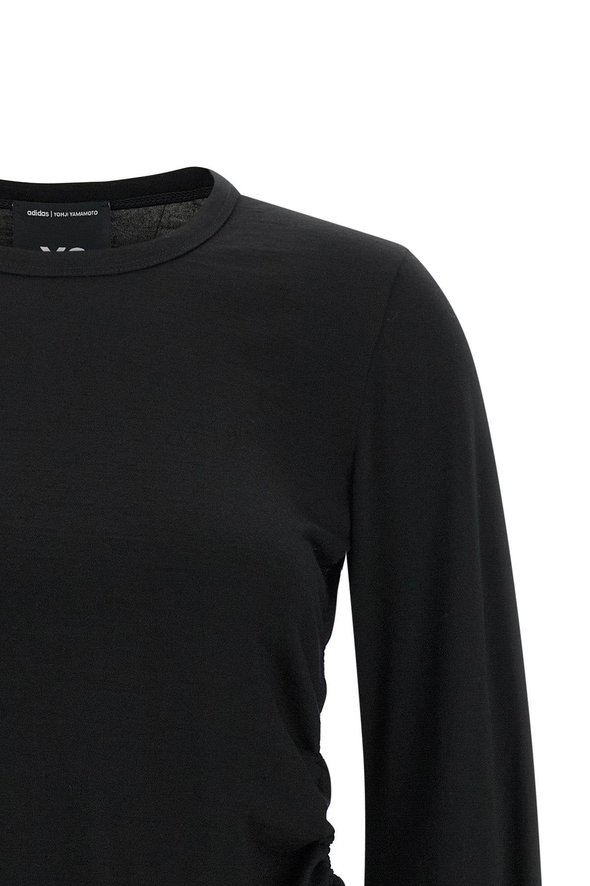 the long-sleeved t-shirt y-3 redefines the codes of sportswear through an avant-