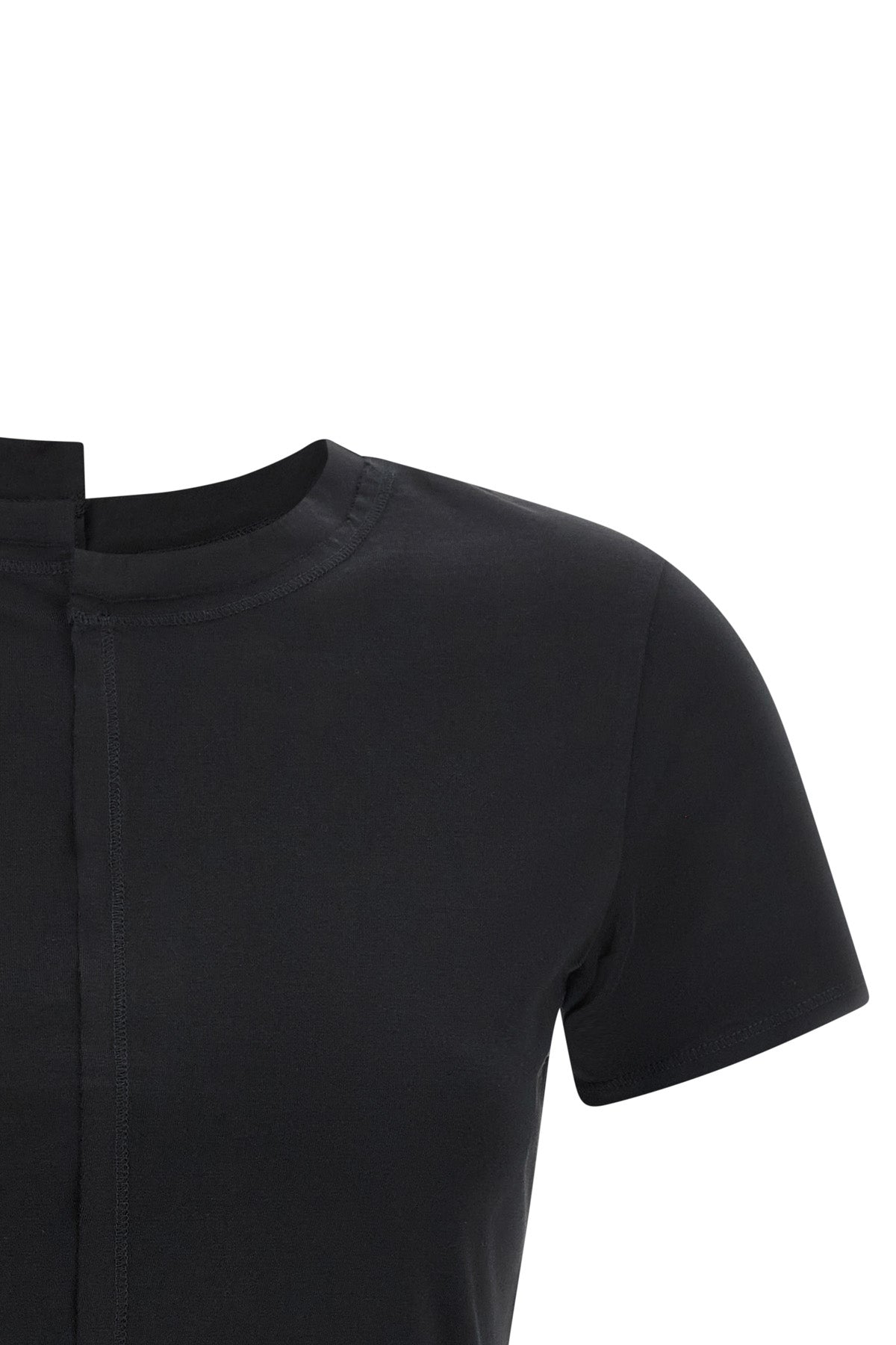 the y-3 fitted ss tee t-shirt redefines casual dress codes through an architectu