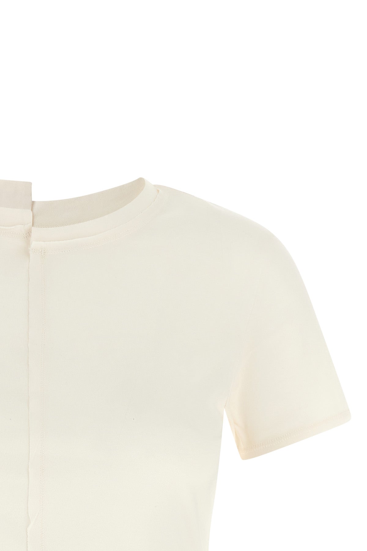 the t-shirt y-3 redefines the codes of sportswear through rigorous deconstructio
