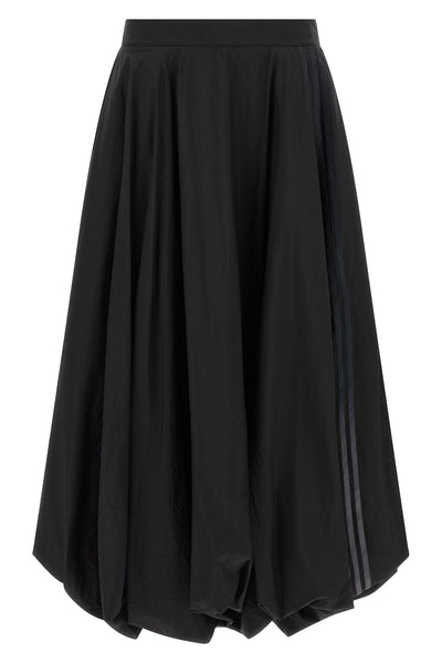 the long skirt y-3 gradient 3-stripes redefines the volumes of the contemporar
