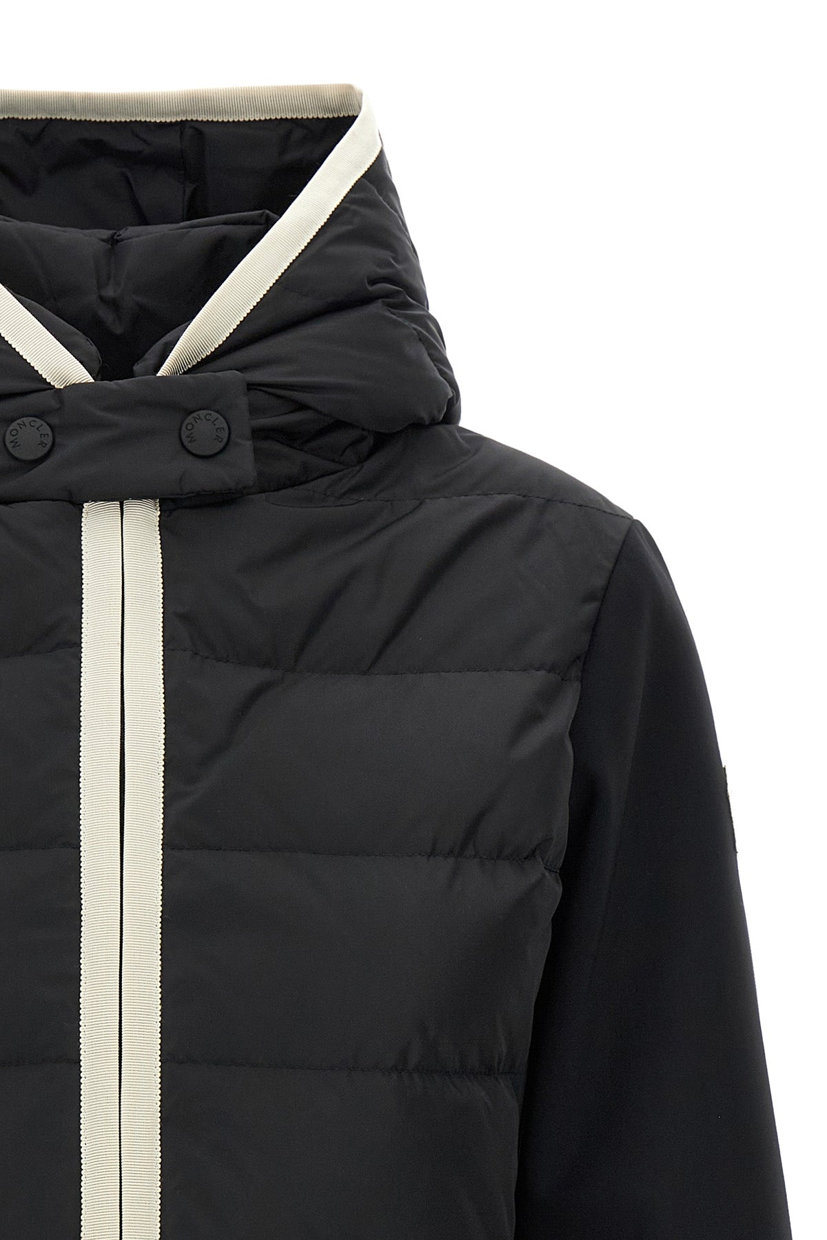 the moncler grenoble con cappuccio e zip cardigan stands out for its hybrid co