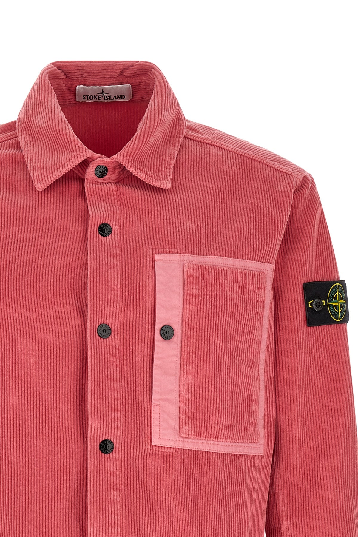 the stone island 1200016 overshirt in garment-dyed 800 cotton corduroy defines