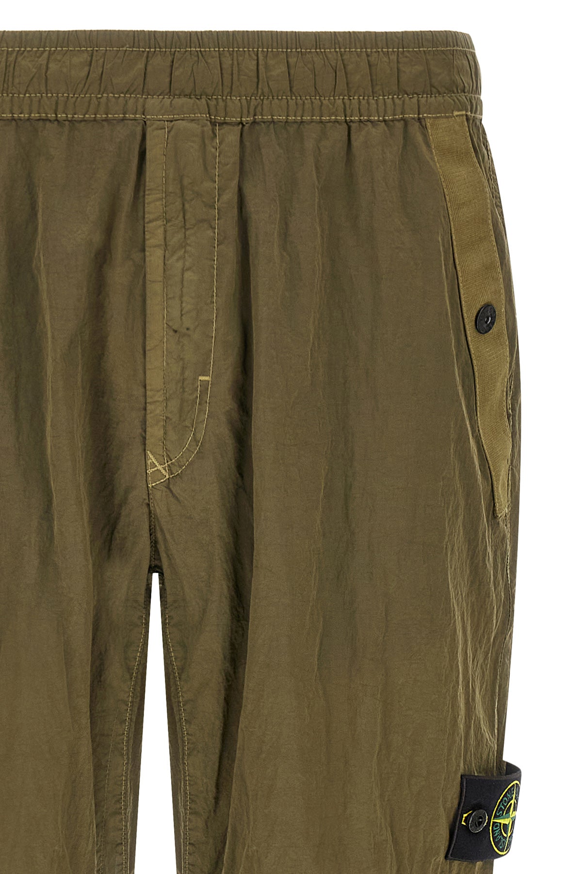 the stone island 3100011 sports pants feature an advanced technical constructi