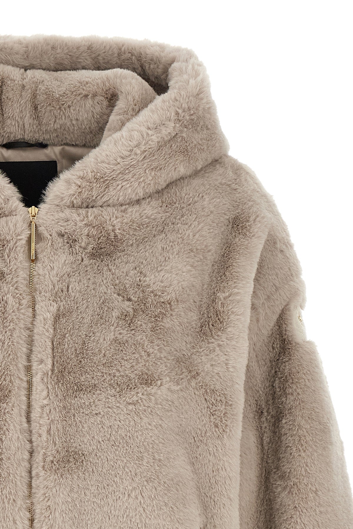 the tatras yumola hooded jacket redefines casual outerwear through careful tac