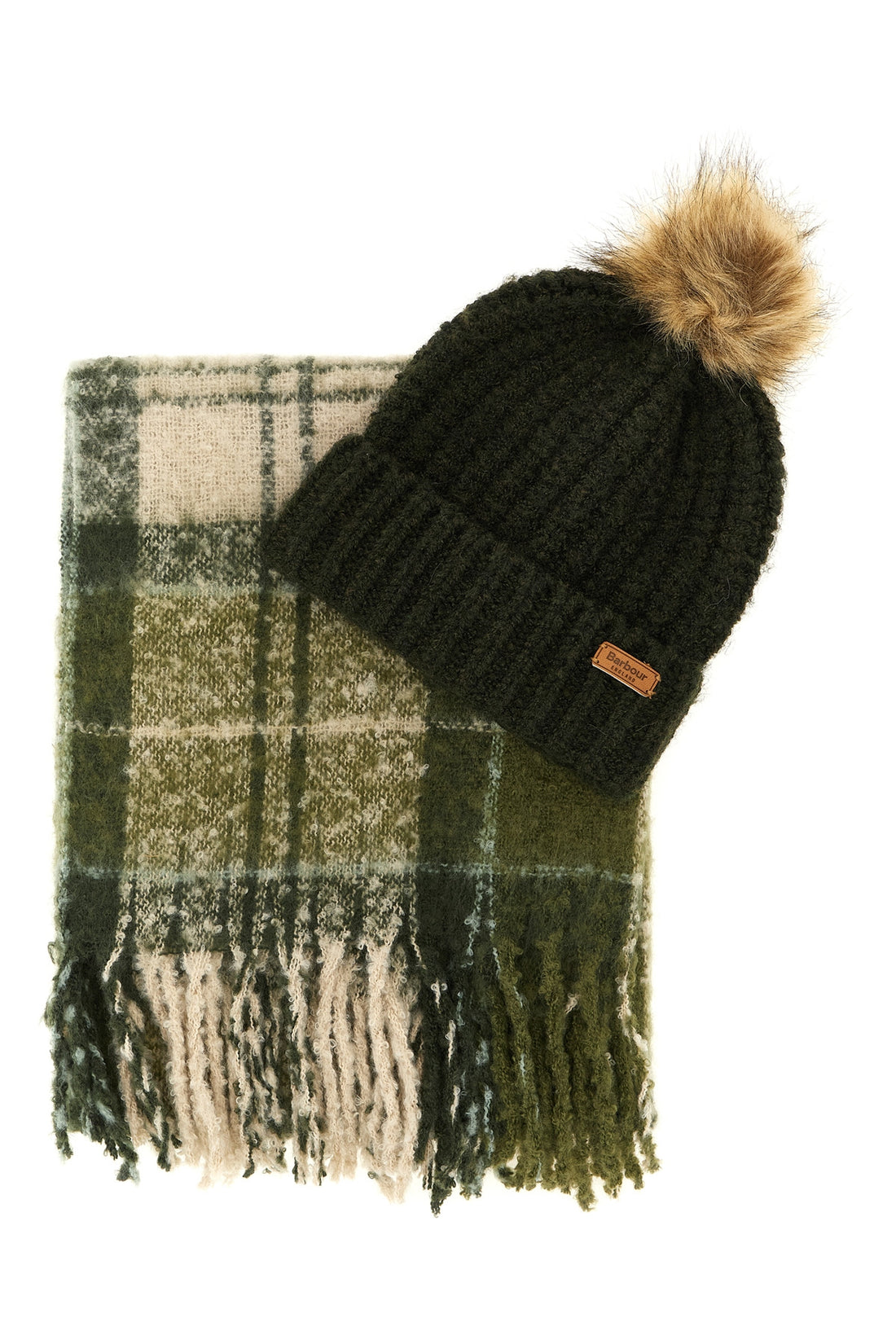 BARBOUR OS the barbour saltburn gift set represents a perfect combination of warmth and s