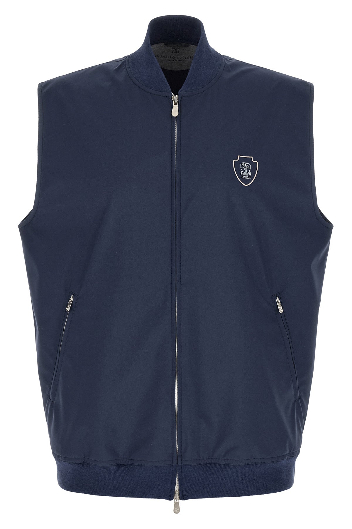 breathable and water-repellent nylon vest