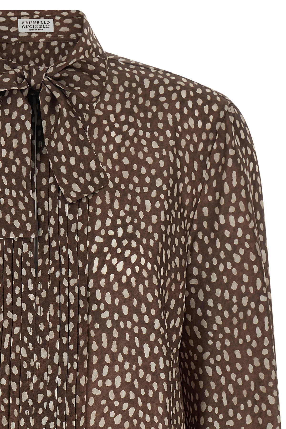 the brunello cucinelli shirt exemplifies sartorial excellence through its fluid