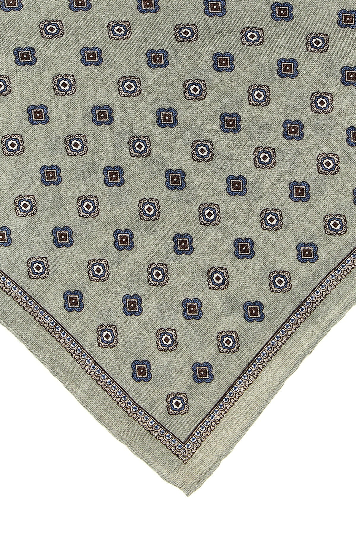 the brunello cucinelli double-face pocket square