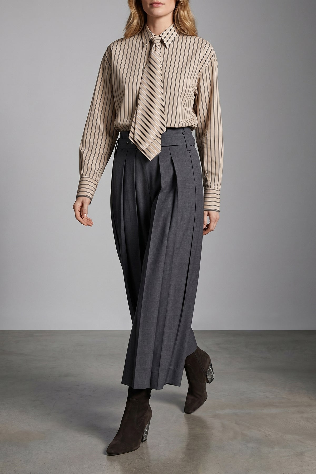 the brunello cucinelli long-sleeved shirt redefines the codes of classic tailori