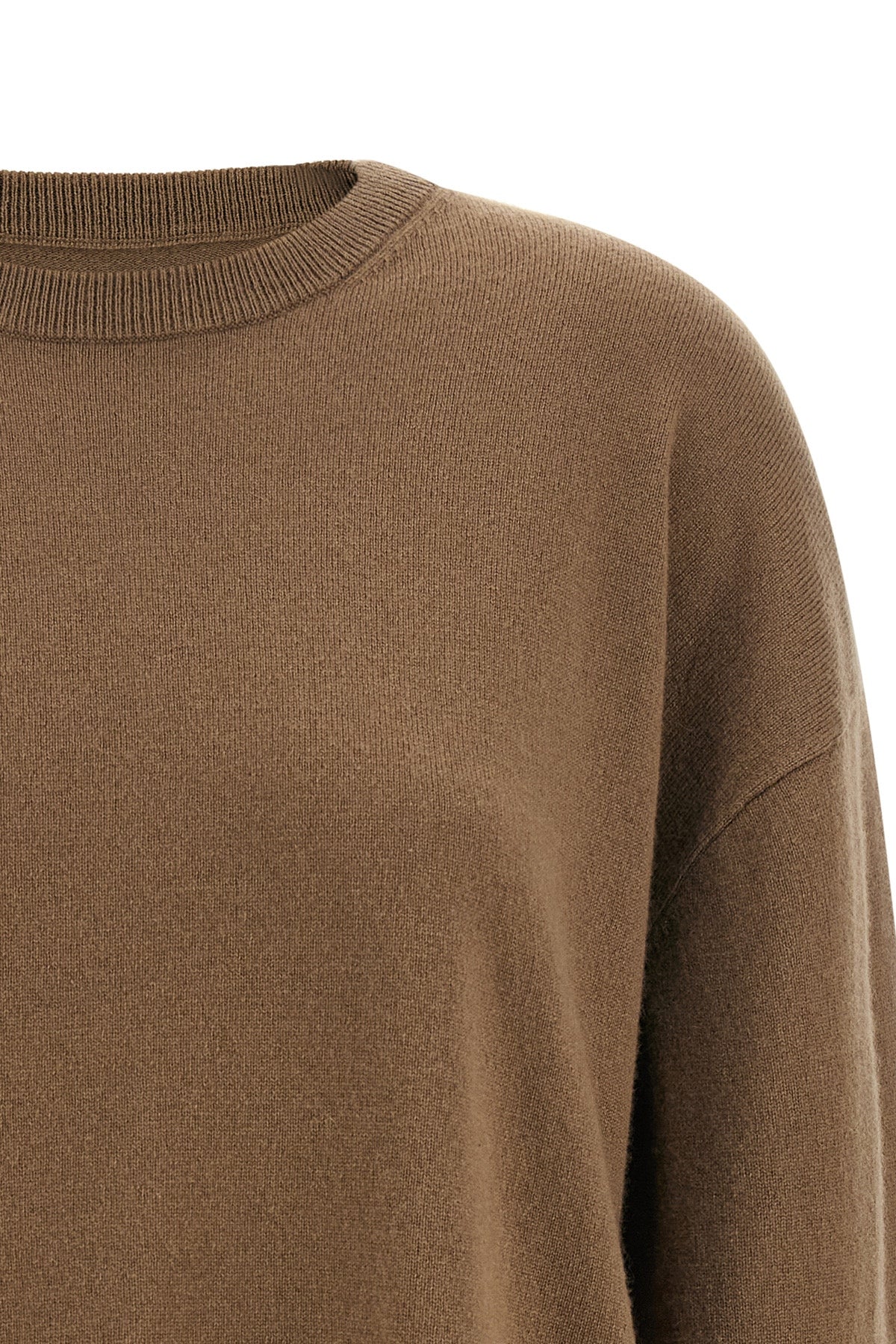 the n°476 april crew neck sweater from extreme cashmere sets a new standard fo