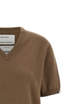 the extreme cashmere n°490 martina short-sleeved sweater stands out for its re