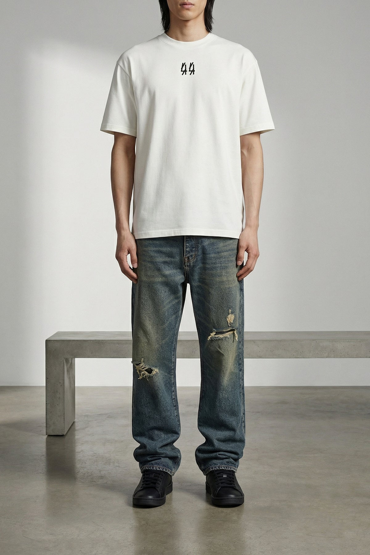 p018 - 9 to 5 used-effect stonewashed cotton denim jeans
