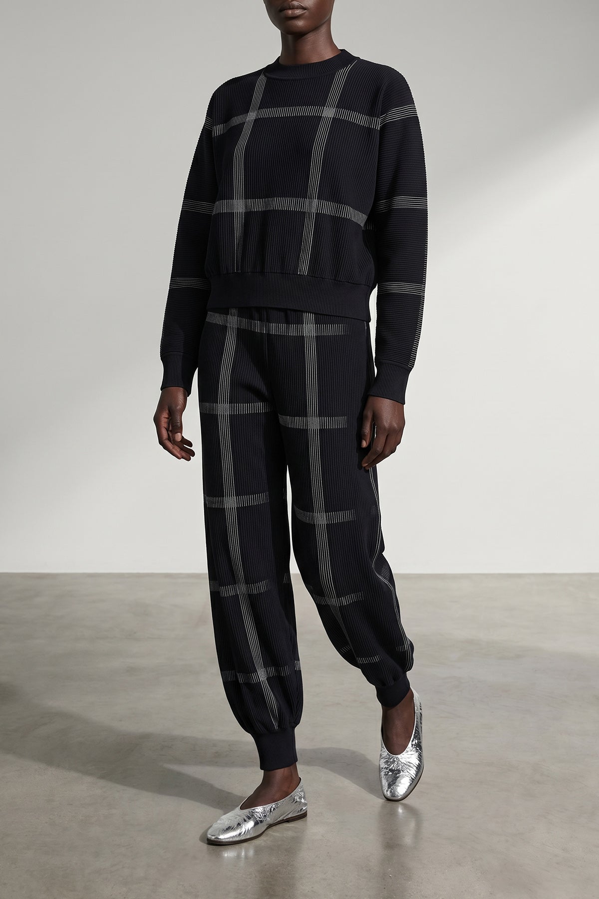 crossing knit sweater in ribbed knitted fabric