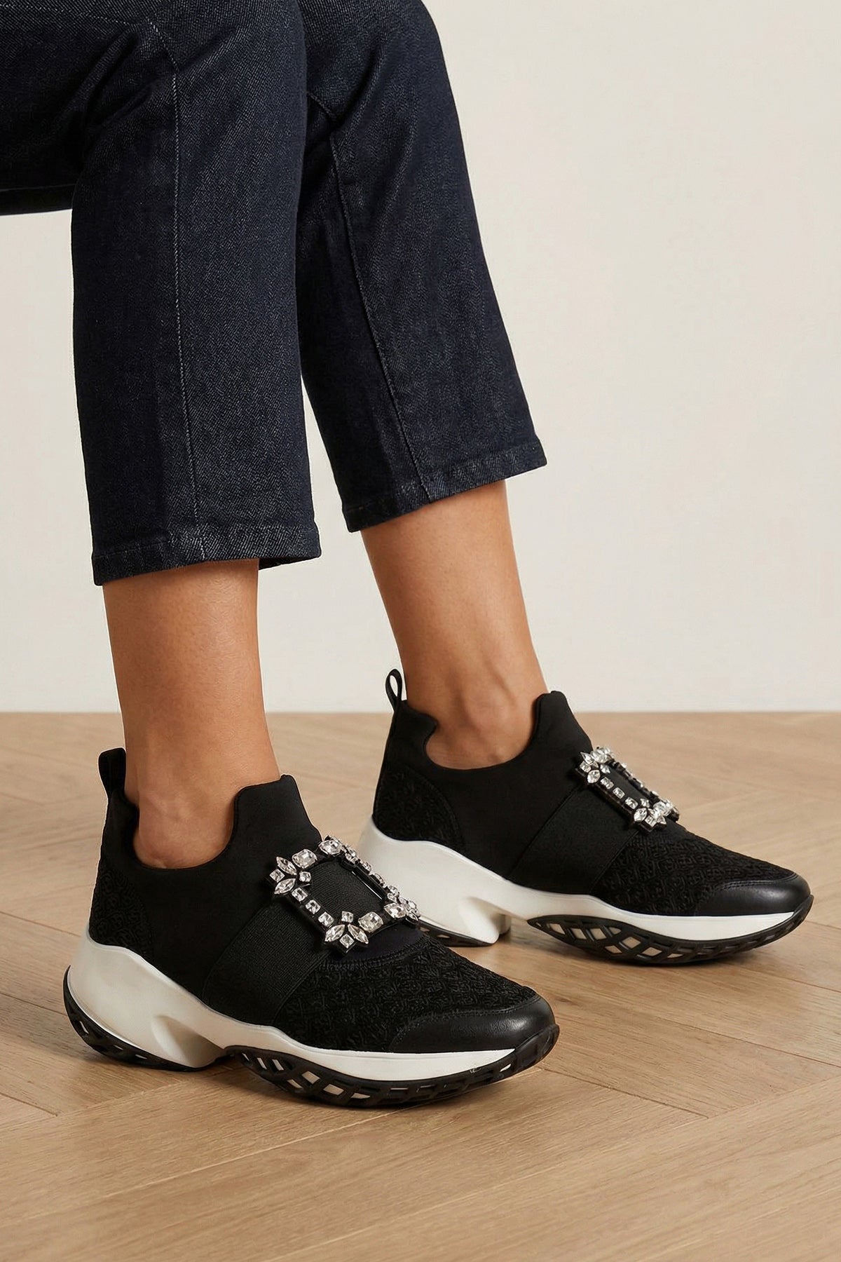 viv run sneakers in quilted mesh and scuba-effect fabric