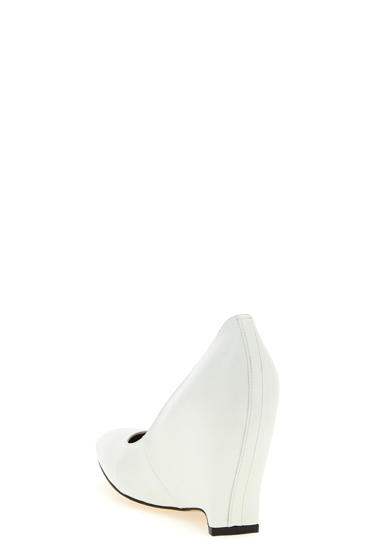 heel-less leather pumps