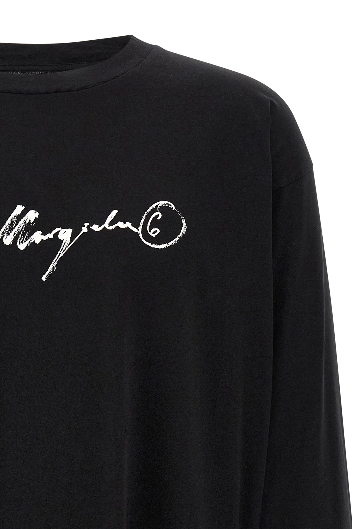 the maison margiela mm6 t-shirt redefines the codes of everyday wardrobe through